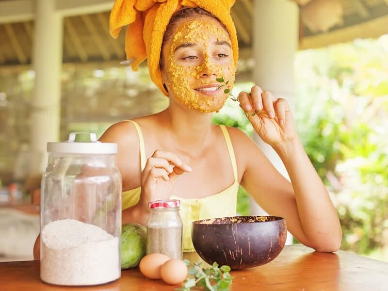 How Homemade Face Packs Help in Glowing Skin and Beauty