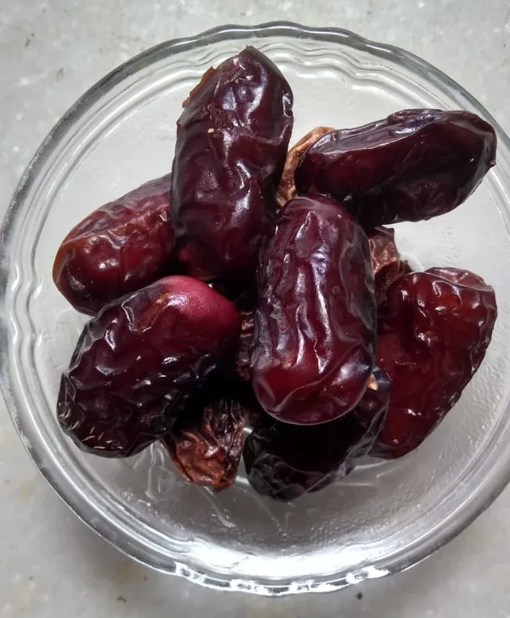 Top 9 Amazing Benefits Of Eating Dates for Skin, Hair And Weight Loss