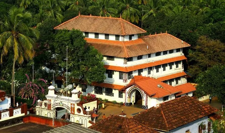 List of Top 12 Leading Ayurvedic Centres in Kerala